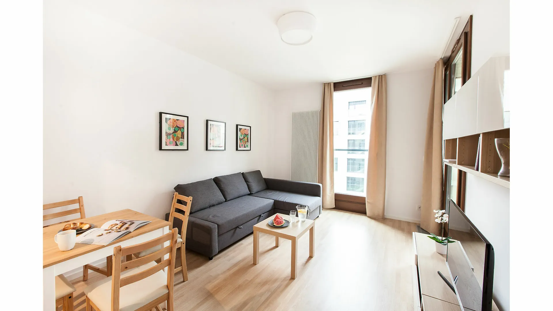***  Warsaw Aparthotel 폴란드